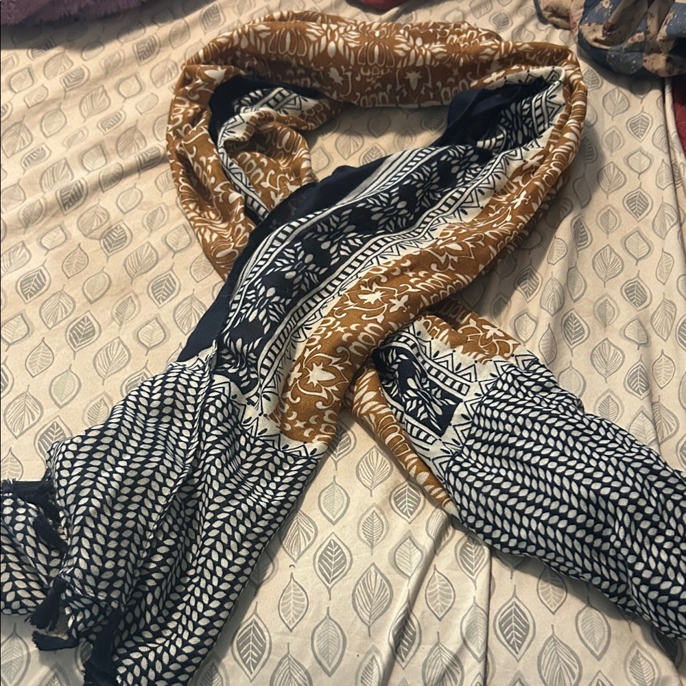 Bohemian Patterned Scarf in Black and Gold